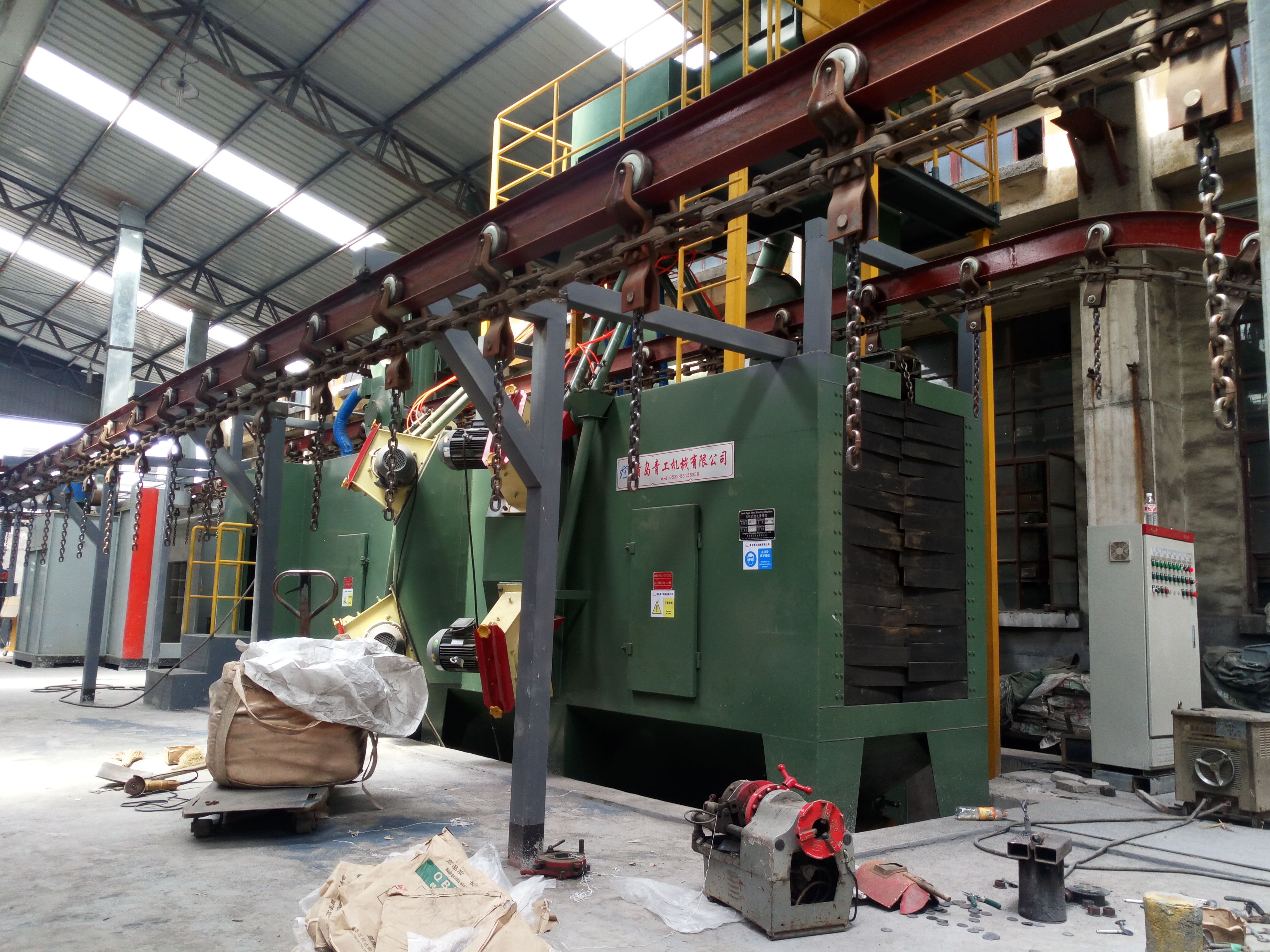 懸鏈通過式（shì）拋丸機 吊鏈式拋丸（wán）清理機
